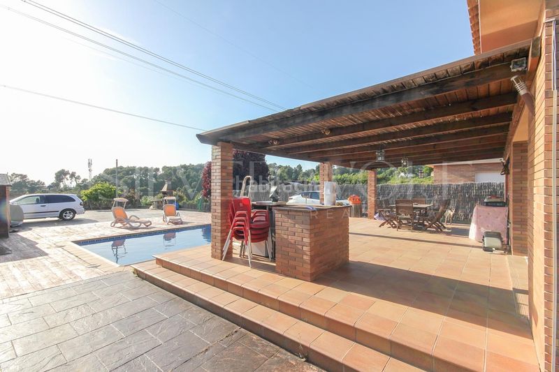 Foto a07ba063-b30b-4e8d-b9a0-b71283de68aa. Casa amb calefacció aparcament piscina a Castellnou-Can Mir-Can Solà Rubí
