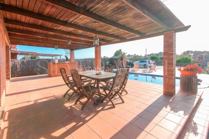 Foto ac330691-8a95-4f30-8bd7-6592e17de69b. Casa amb calefacció aparcament piscina a Castellnou-Can Mir-Can Solà Rubí