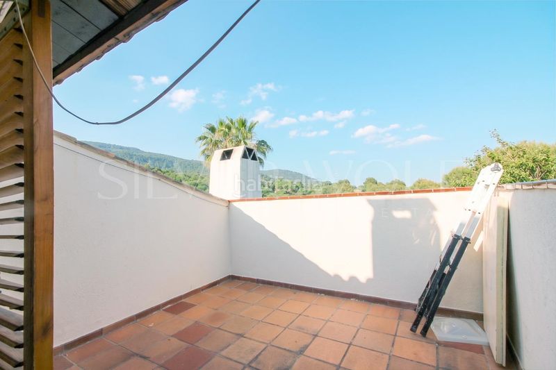 Foto 514d7ae3-72ee-4e4d-9a69-bf691a52a5a6. Casa amb calefacció aparcament piscina a Can Violí - Can Poi del Bosc Garriga (La)