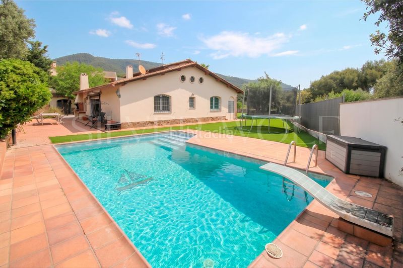 Foto caaf4605-d3cd-4fab-afe4-dce77fb3d647. Casa amb calefacció aparcament piscina a Can Violí - Can Poi del Bosc Garriga (La)