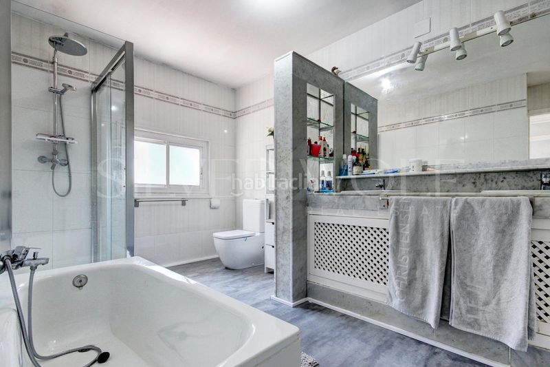 Foto b4bd3fc4-d439-42cd-9032-e16705b515cb. Casa amb calefacció aparcament piscina a Levantina - Montgavina - Quintmar Sitges