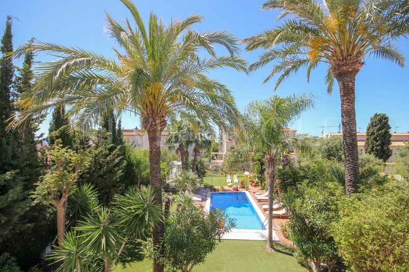 Foto bc8eb690-ada1-452b-ae75-ce97792c24ec. Casa amb calefacció aparcament piscina a Levantina - Montgavina - Quintmar Sitges