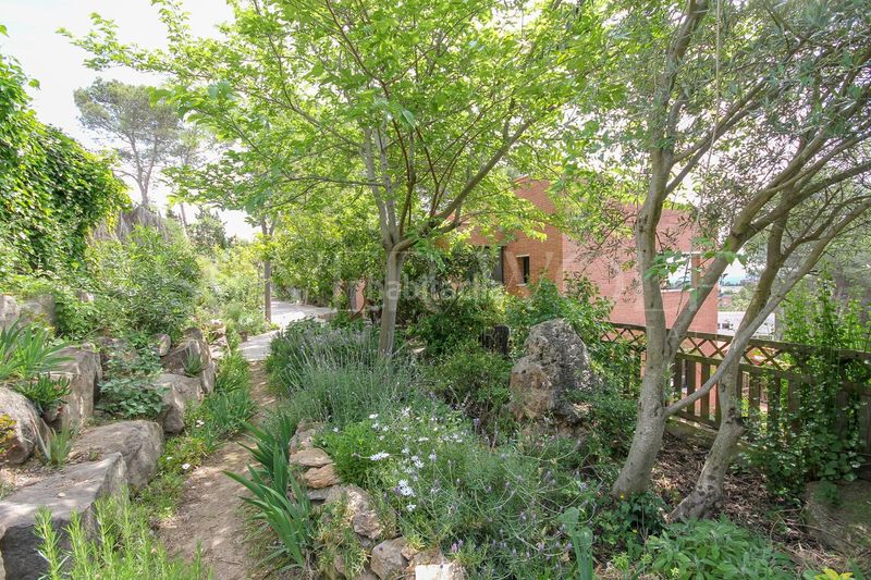 Foto 134b78b8-1cc2-4715-a2a5-a6d099ce4ef0. Casa amb calefacció aparcament piscina a Corbera de Llobregat