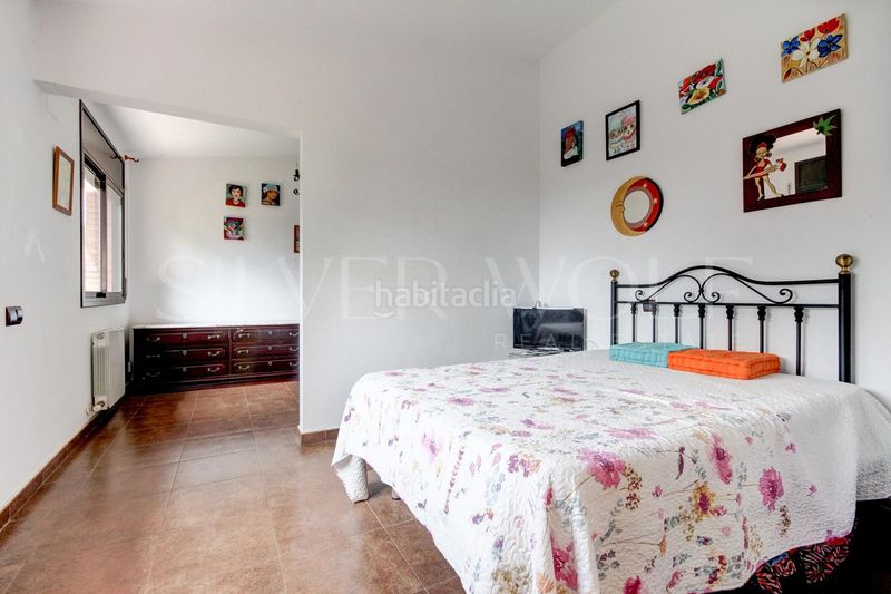 Foto 35f9e15b-2d02-4fa2-bbac-cd2854f4865b. Casa amb calefacció aparcament piscina a Corbera de Llobregat