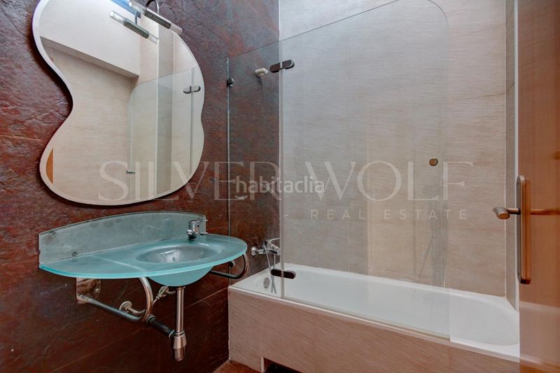 Foto a421c0cd-832e-4d63-9725-dd37ab13d154. Casa amb calefacció aparcament piscina a Corbera de Llobregat