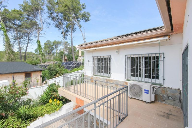 Foto c26eb22a-30fb-491f-abb2-ef8a5626fc46. Casa amb calefacció aparcament piscina a Olivella