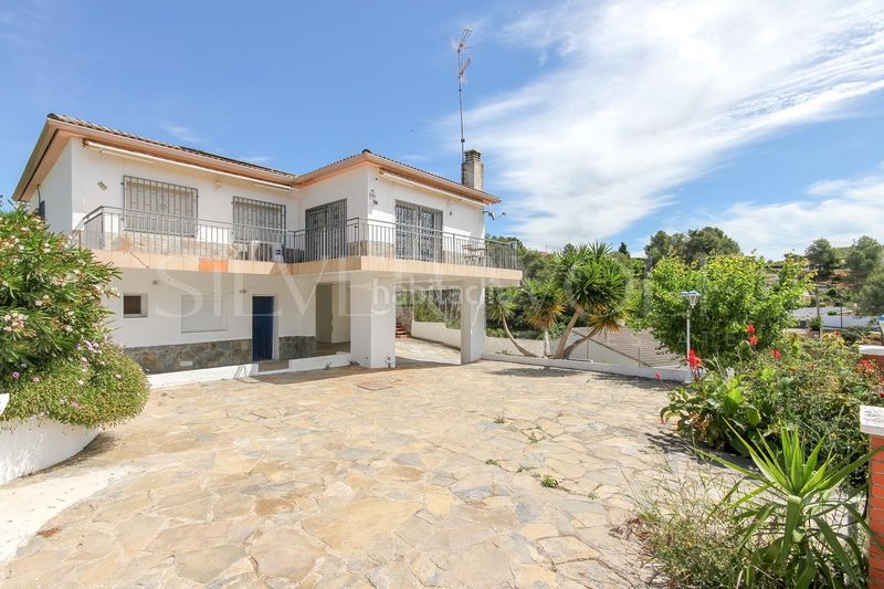 Foto c4fc9828-decc-43b5-a878-663382eb0105. Casa amb calefacció aparcament piscina a Olivella