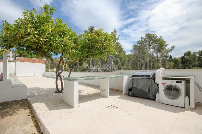 Foto f64267e1-6dba-4c5b-9edb-98a7fd1ec5f4. Casa amb calefacció aparcament piscina a Olivella