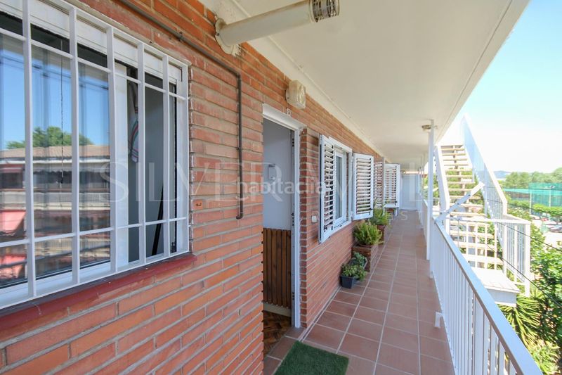 Foto eda6eec3-5d5e-495e-a736-f7b6b6ee90e9. Pis amb calefacció aparcament piscina a Gava Mar Gavà
