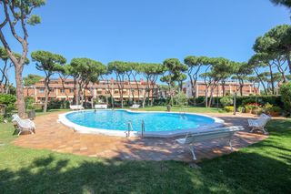 Rent Semi detached house in Gava Mar. Esquinera premium