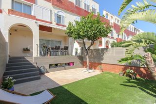 Casa adossada a Dels Arenys