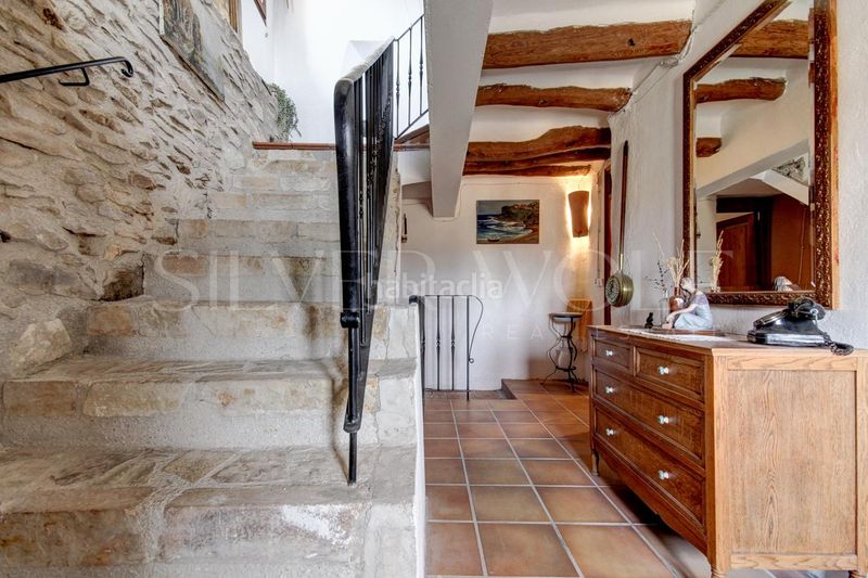 Foto bc6ed300-f515-43f2-8842-9a8c604020dd. Casa adossada a Piles (Les)