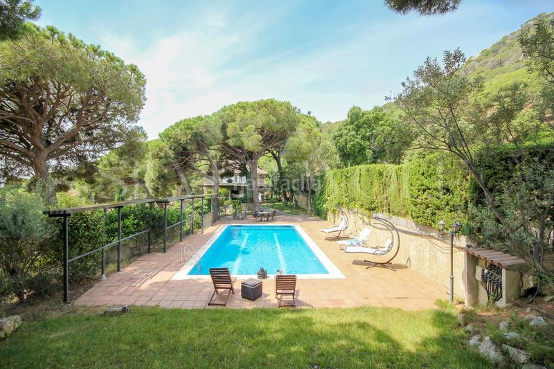 Foto 4254a687-b5dc-4031-b27f-86402d5e9ded. Casa amb calefacció aparcament piscina a Cabrera de Mar