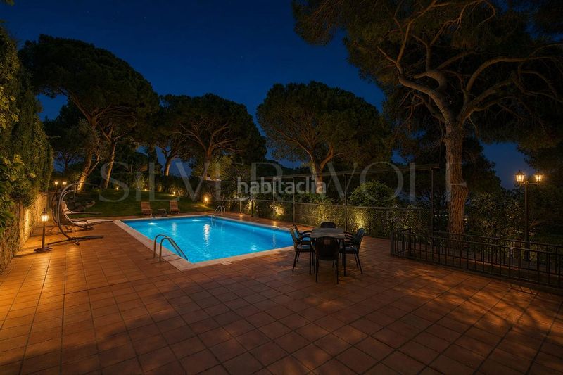 Foto ee135ac7-21eb-4061-95b8-ae860dd72f96. Casa amb calefacció aparcament piscina a Cabrera de Mar