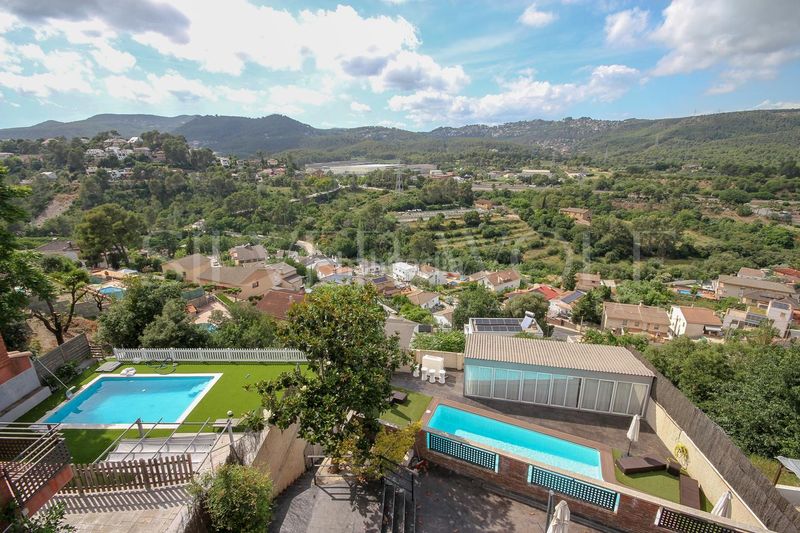 Foto 4d1b7057-5800-4313-a951-11c1454c6b13. Casa amb calefacció aparcament piscina a Cervelló