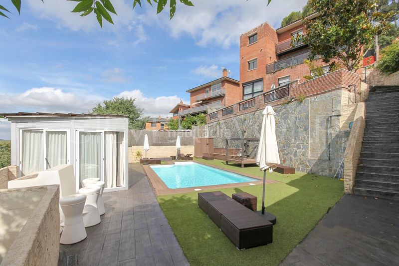 Foto ac956478-44ec-453b-889a-c7873ef70a64. Casa amb calefacció aparcament piscina a Cervelló