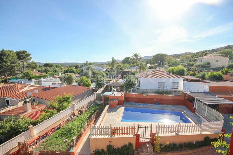 Foto da6d4f70-0e43-4e22-b6fe-02d63f40bc7b. Casa amb aparcament piscina a Pontons