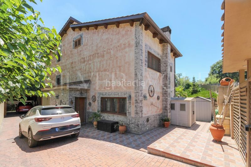 Foto d909f36d-6f95-45c3-9152-12c2457dc561. Casa amb calefacció aparcament piscina a Sant Muç Rubí