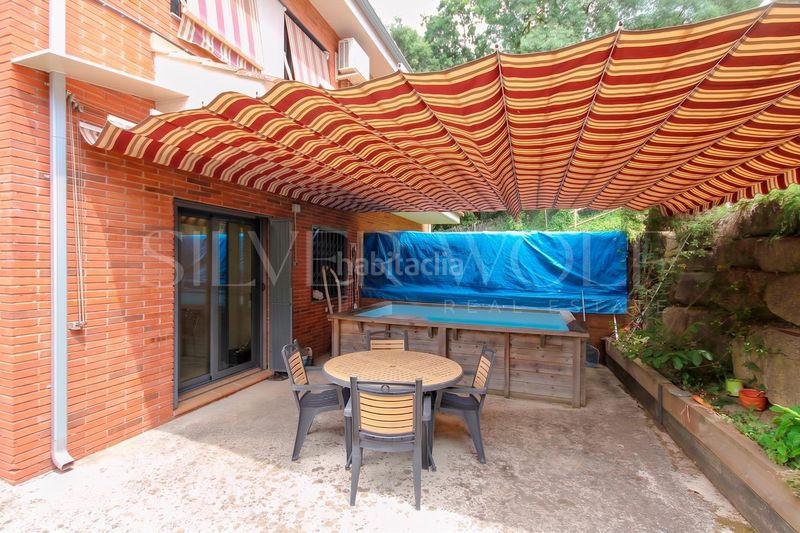 Foto 45a4d7df-be95-4766-9980-bb4d91e711ed. Casa aparellada amb aparcament piscina a Montornès del Vallès