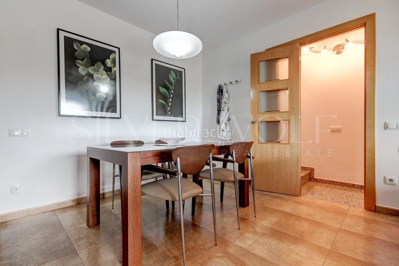 Foto d7181822-46ec-415f-956e-94b484a34681. Casa aparellada amb aparcament piscina a Montornès del Vallès