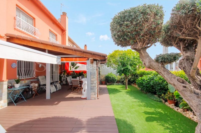 Foto e43a9eac-b869-45f5-9e02-398c52958f99. Casa adossada amb calefacció a Polinyà