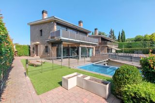 Haus  De sant jordi. Lujo sereno