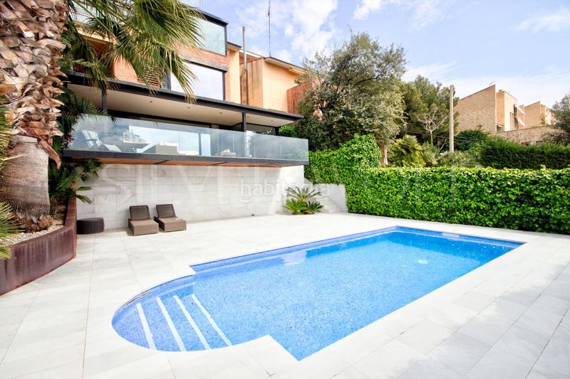 Foto 06420688-b565-4d77-b26d-dec9f2a08dbd. Casa amb calefacció aparcament piscina a les botigues de Sitges Sitges
