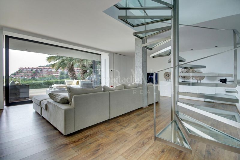 Foto 9eb92df5-7b05-4e95-97c7-1d30c2395e1a. Casa amb calefacció aparcament piscina a les botigues de Sitges Sitges