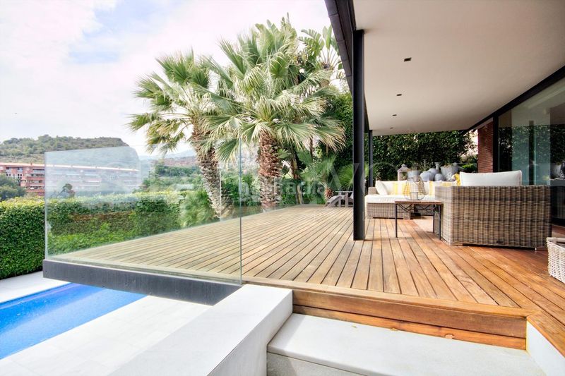Foto fb821ef6-4fe1-4799-b37a-c4f72248aa28. Casa amb calefacció aparcament piscina a les botigues de Sitges Sitges