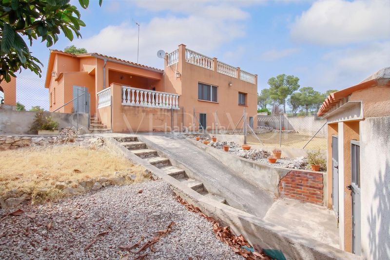 Foto 17c83508-a0ff-40b6-9f1f-4d015bf4e9df. Casa amb aparcament a Olivella