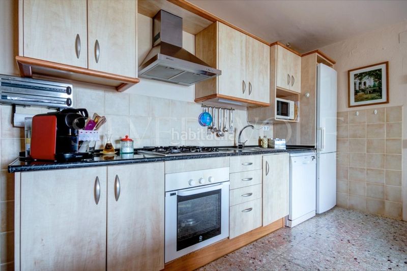 Foto 40388b3d-0fb1-4aa0-af37-22c61c45cf5c. Casa amb aparcament a Olivella