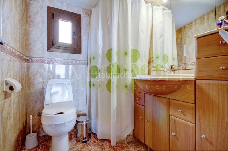Foto c770a0e4-4294-4dff-bcab-b4ce4c0e567f. Casa amb aparcament a Olivella