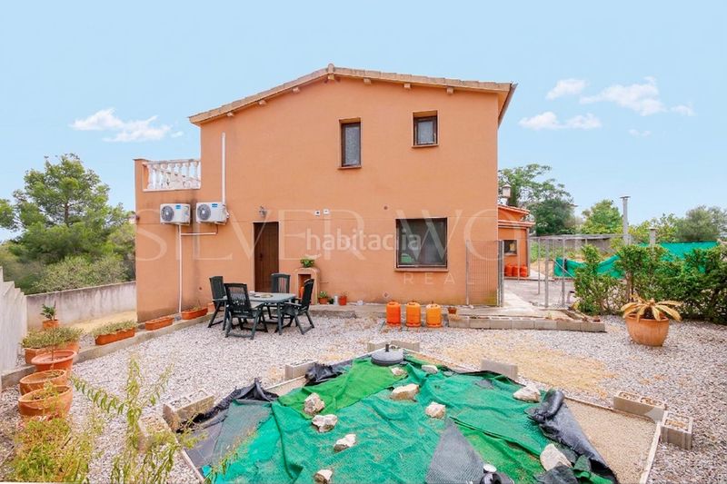 Foto defdcca4-9d99-4da9-ae9d-9bb2f2e0f7ae. Casa amb aparcament a Olivella