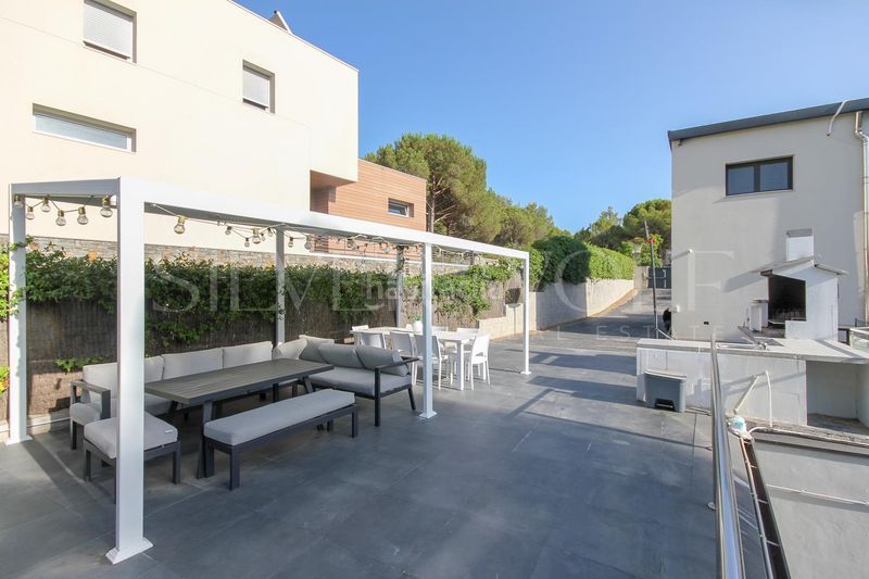 Foto 057e14bd-abf8-4daf-a380-00642fd8624a. Casa amb aparcament piscina a Begues