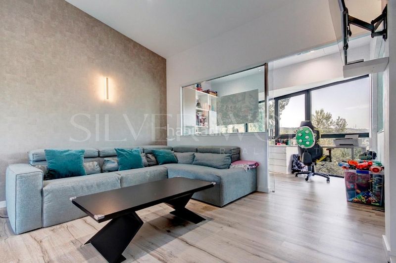 Foto a9fb7381-5607-4580-b99a-69dc54c0f033. Casa amb aparcament piscina a Begues
