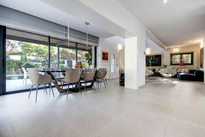 Foto dce97543-f62d-401c-8d42-17b93f22234a. Casa amb aparcament piscina a Begues