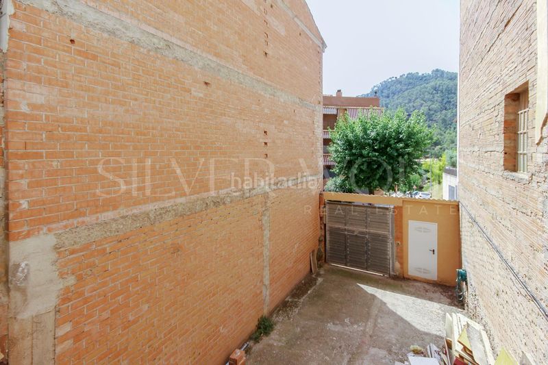 Foto c117f448-299c-49a3-8f24-0c4fe72a8557. Casa a Cervelló