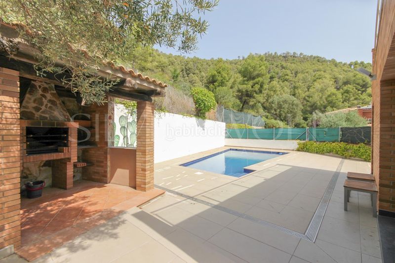 Foto 76eb6791-f56f-4de1-b110-9469c7e2f95a. Casa amb calefacció aparcament piscina a Cervelló