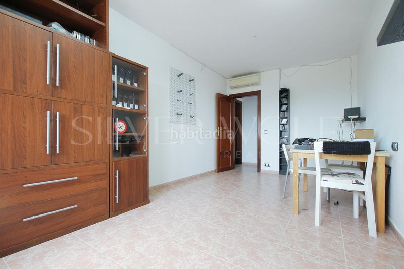 Foto a52e368d-5984-4fac-8c5c-08e290151171. Casa amb calefacció aparcament piscina a Cervelló