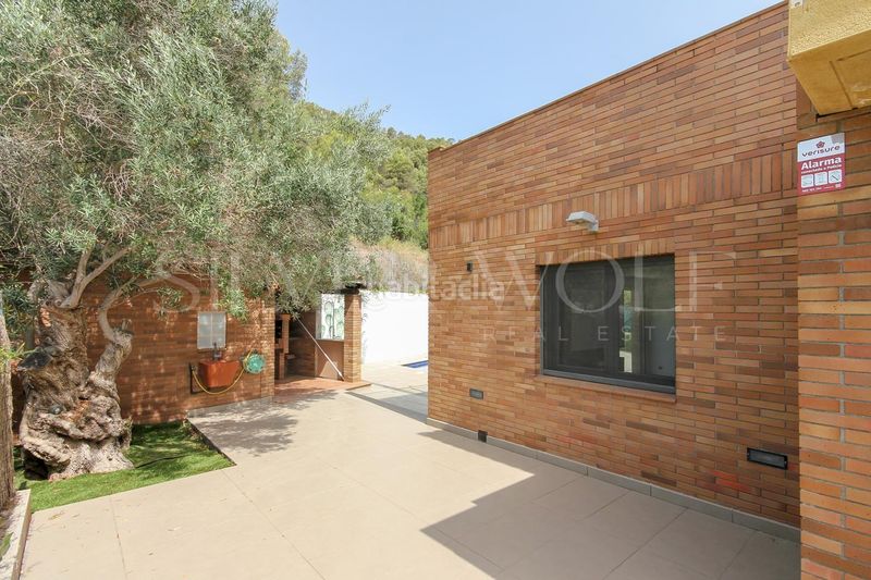 Foto b6e9a3f5-9c0b-403f-a824-8347518b4517. Casa amb calefacció aparcament piscina a Cervelló