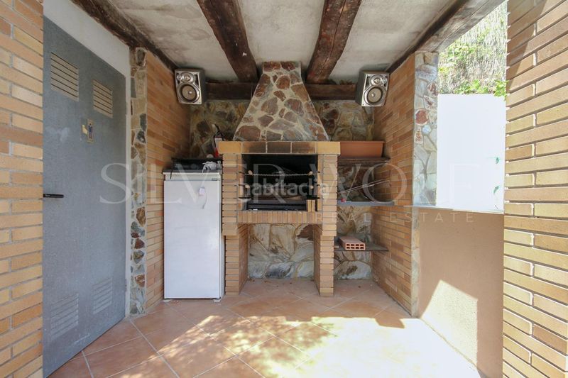 Foto e05a9ee9-b64e-4371-b2d1-25844321379e. Casa amb calefacció aparcament piscina a Cervelló