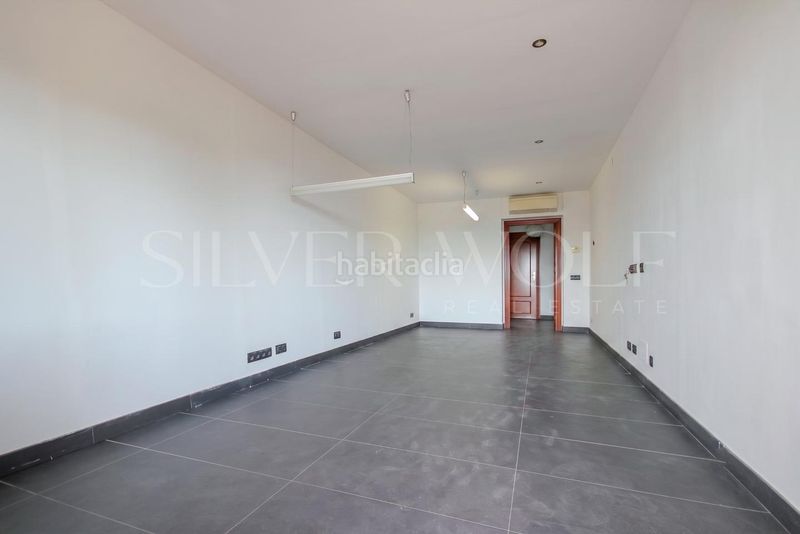 Foto ec85483d-9a8d-4015-9ba9-423a9a8d75ca. Casa amb calefacció aparcament piscina a Cervelló