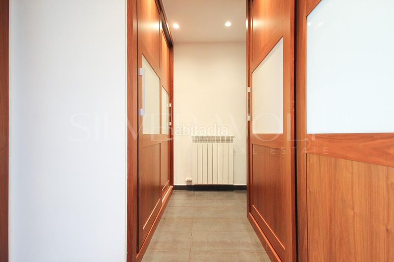 Foto f8219356-21a7-4222-84d0-1c4cb77a8eb6. Casa amb calefacció aparcament piscina a Cervelló