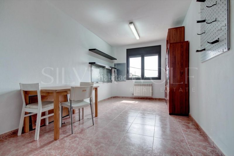 Foto f90b16f9-b6bb-48e4-818a-4492fa0ad491. Casa amb calefacció aparcament piscina a Cervelló