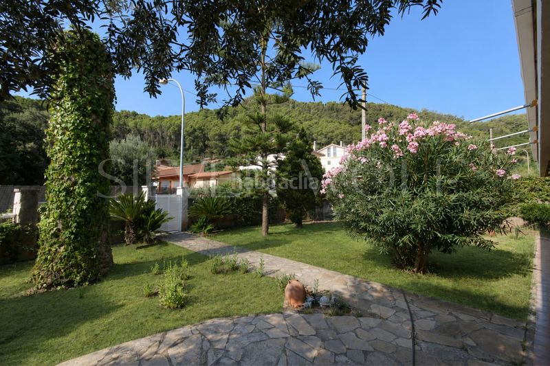 Foto 91214c11-d452-44bb-8af6-e659d319743b. Casa amb calefacció aparcament piscina a Torrelles de Llobregat