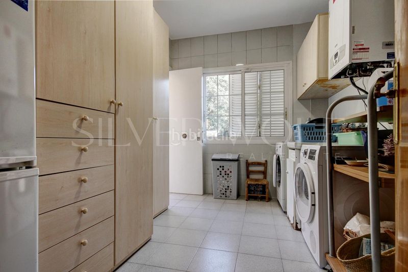 Foto a94e367b-ed57-4459-98e6-c3b4b498a8b9. Casa amb calefacció aparcament piscina a Torrelles de Llobregat