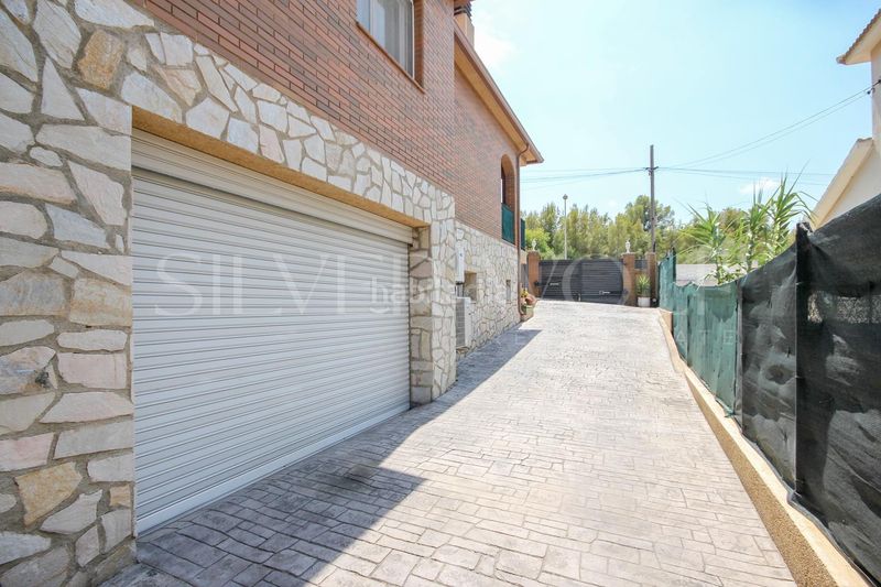 Foto 618bd519-e61d-4ff0-a965-196f8e49c391. Casa amb calefacció aparcament piscina a La Franquesa-Oasis Park Vendrell (El)