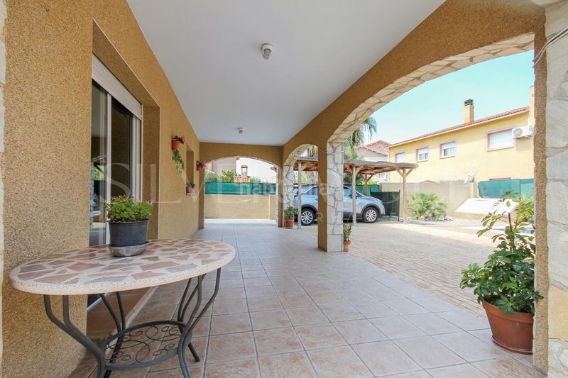 Foto ba272727-d9e6-45a4-8c6c-b22bf5058b58. Casa amb calefacció aparcament piscina a La Franquesa-Oasis Park Vendrell (El)