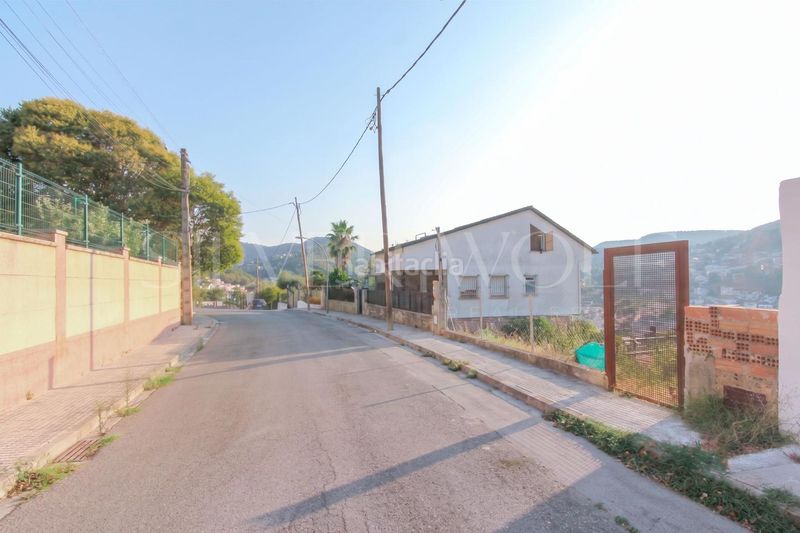 Foto cb8eb8b4-9d1a-4203-a612-8453add7eb39. Terreny residencial a Vallirana