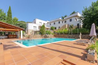 Maison  Calle dels rossinyols. Elegancia eterna